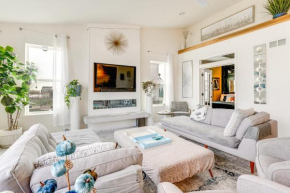 Spacious Waterfront Yorkville Getaway with Yard